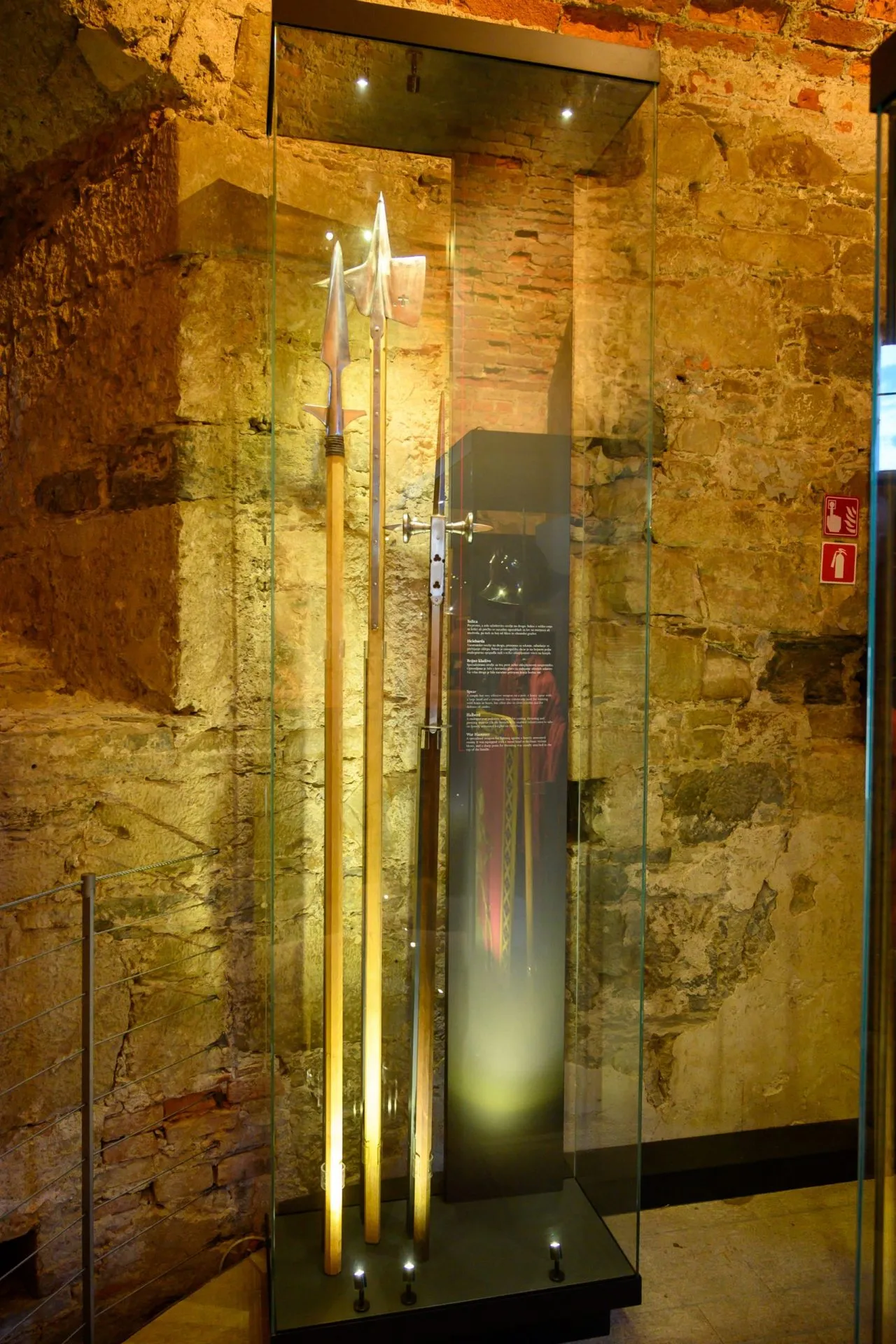 中世の槍と武器の展示