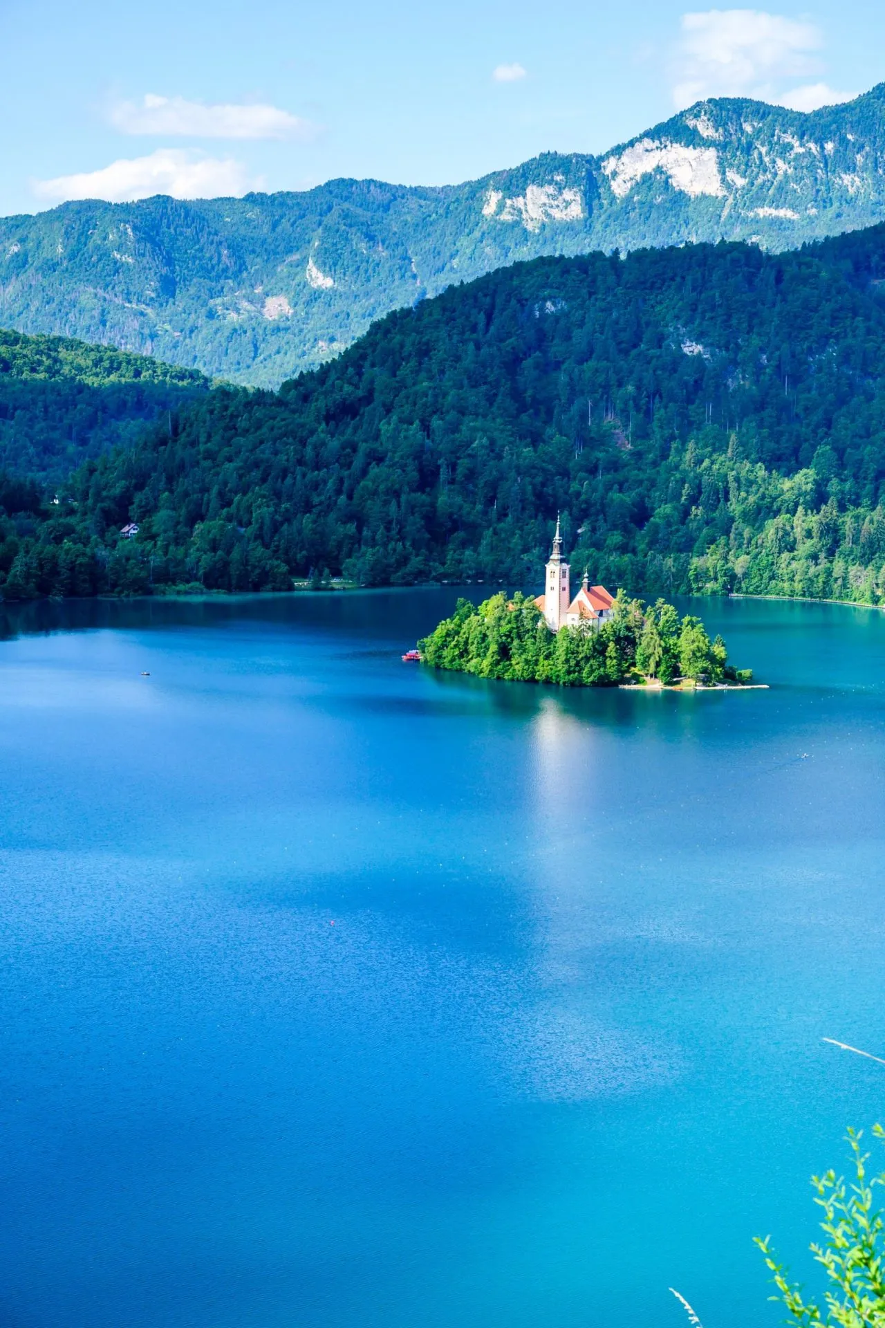 ブレッド湖の島と教会