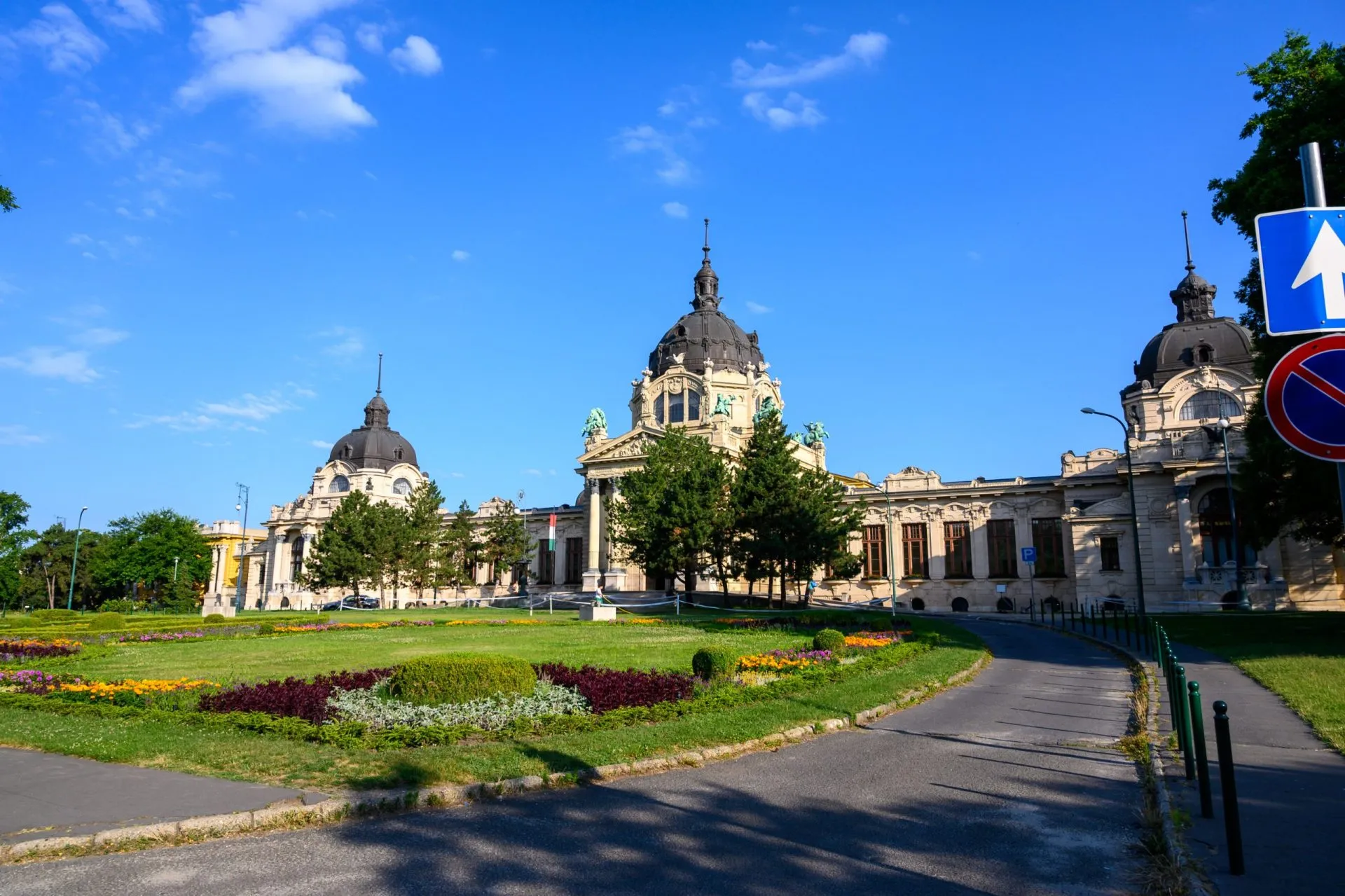セーチェーニ温泉の外観