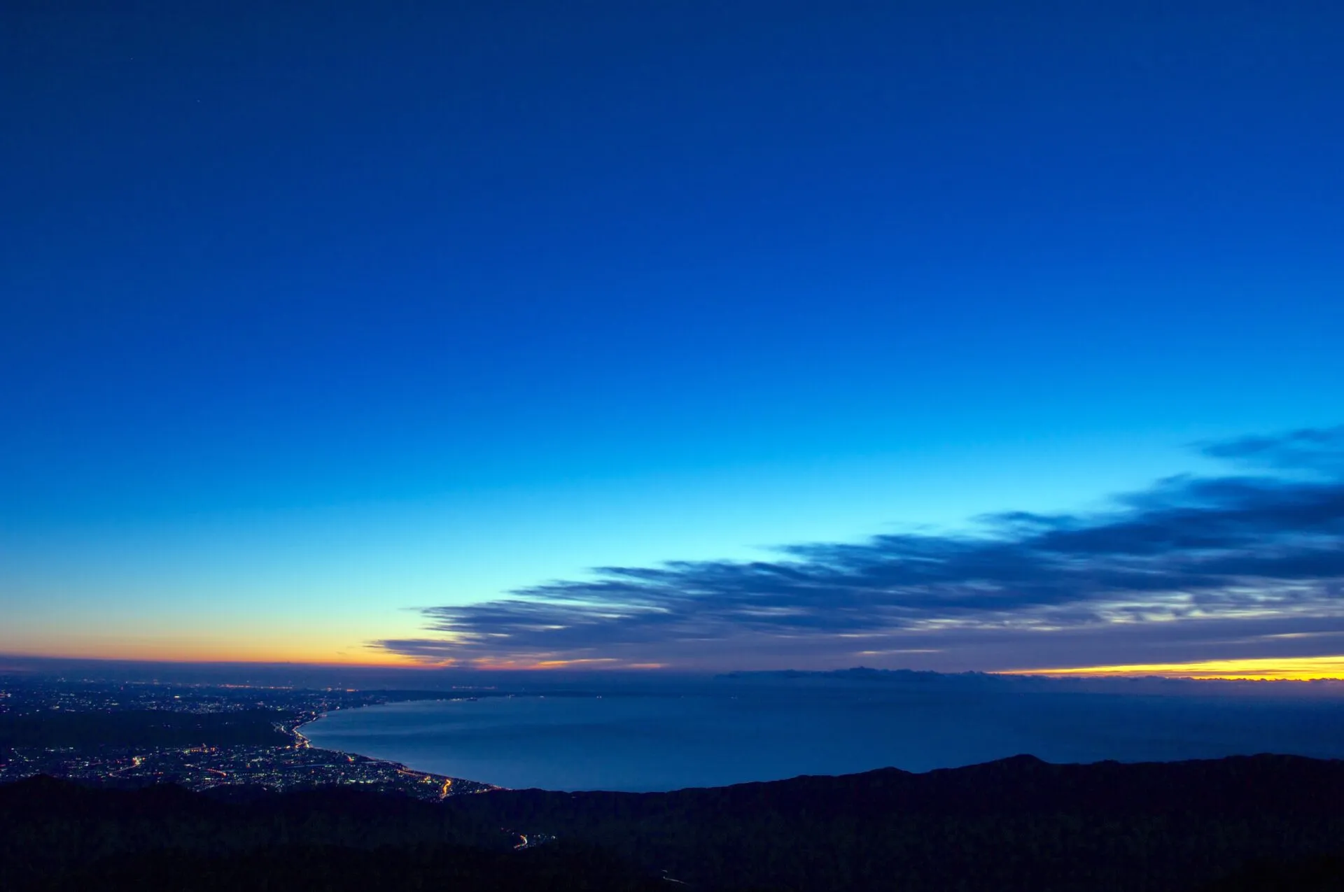 夜明け前の準備風景