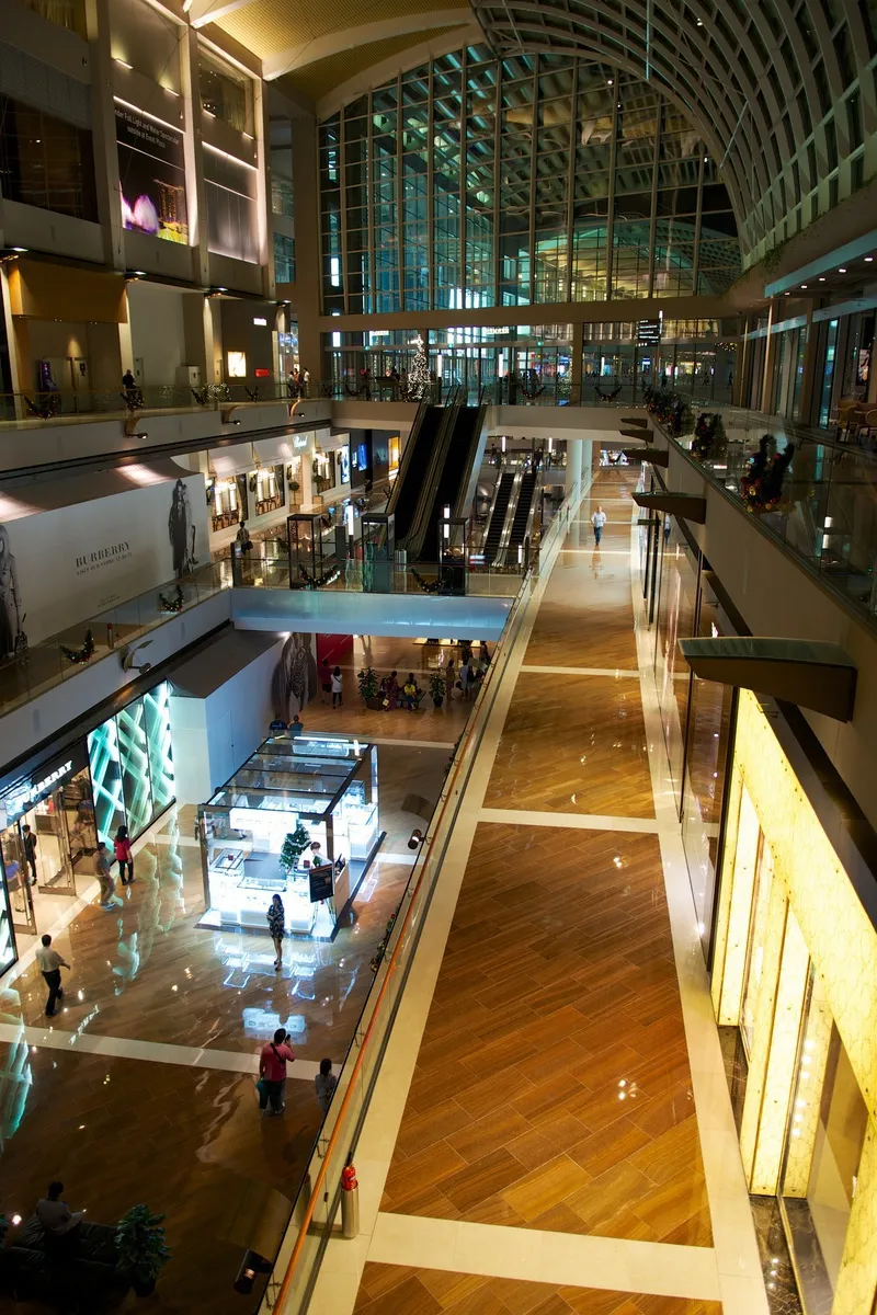 Sands横のショッピングモール