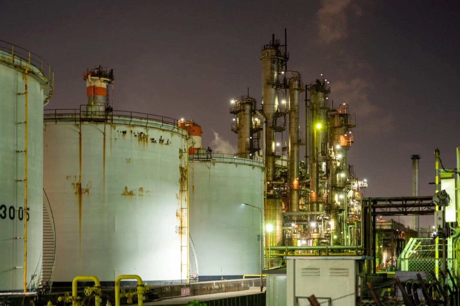 工場設備のライトアップ