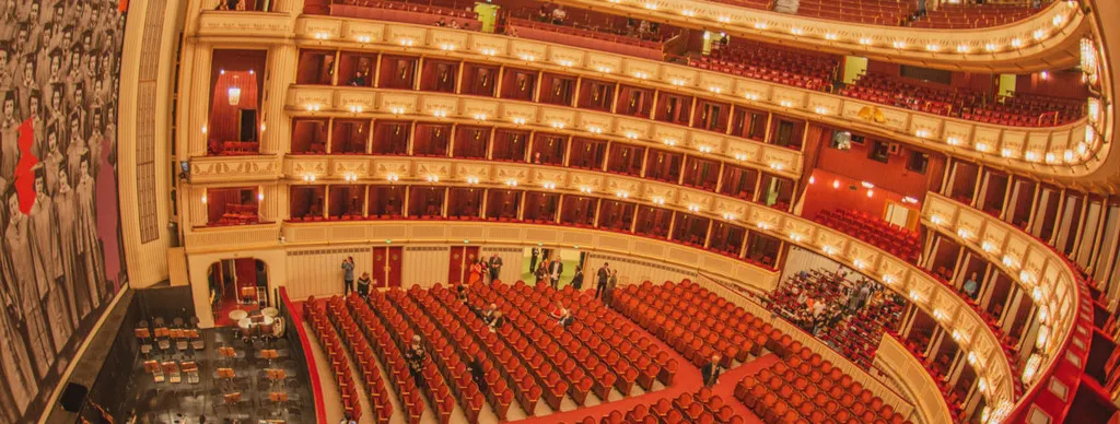 歌劇場の舞台