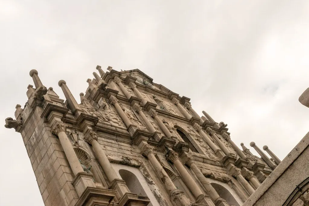 ファサードの裏側