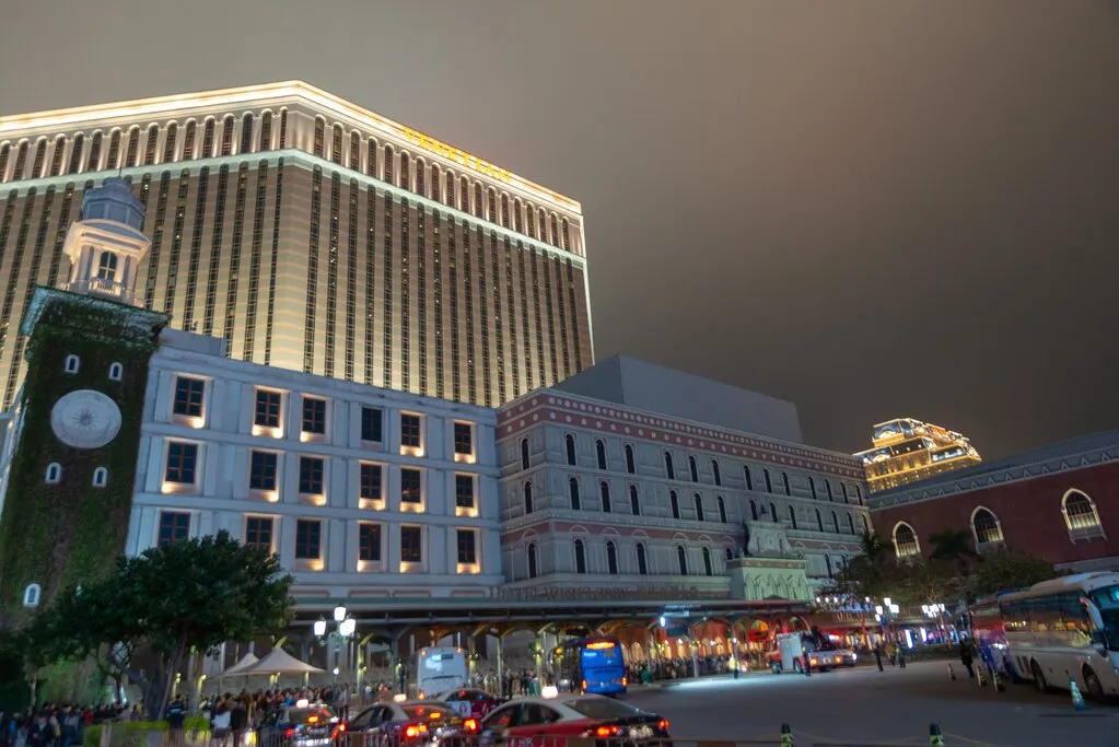 Venetianの広いバス乗り場