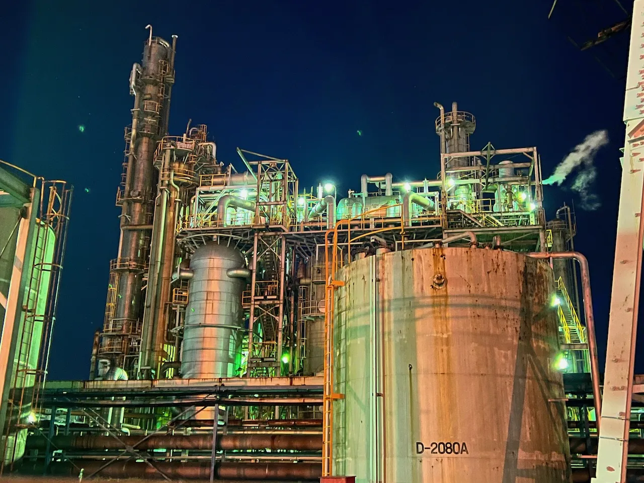 工場設備のライトアップ