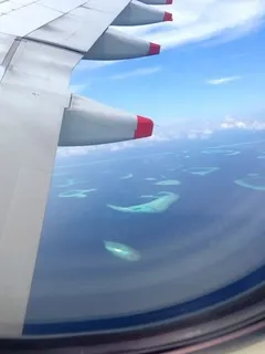 飛行機から見えるモルディブの環礁