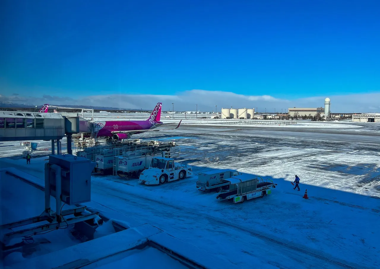飛行機の窓から見える北海道