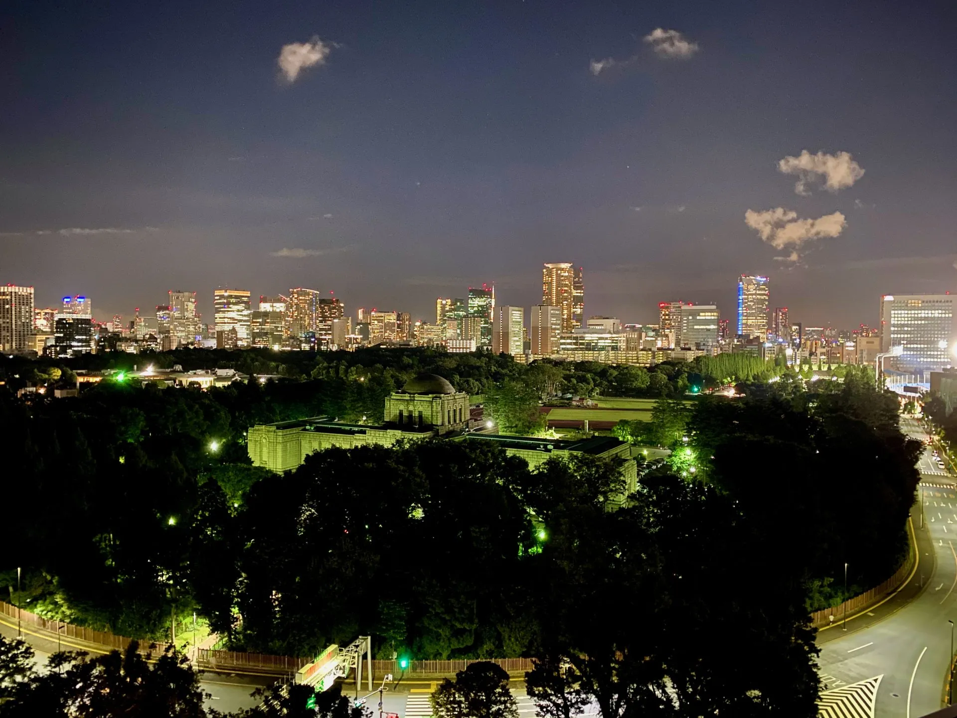 外苑周辺の建物