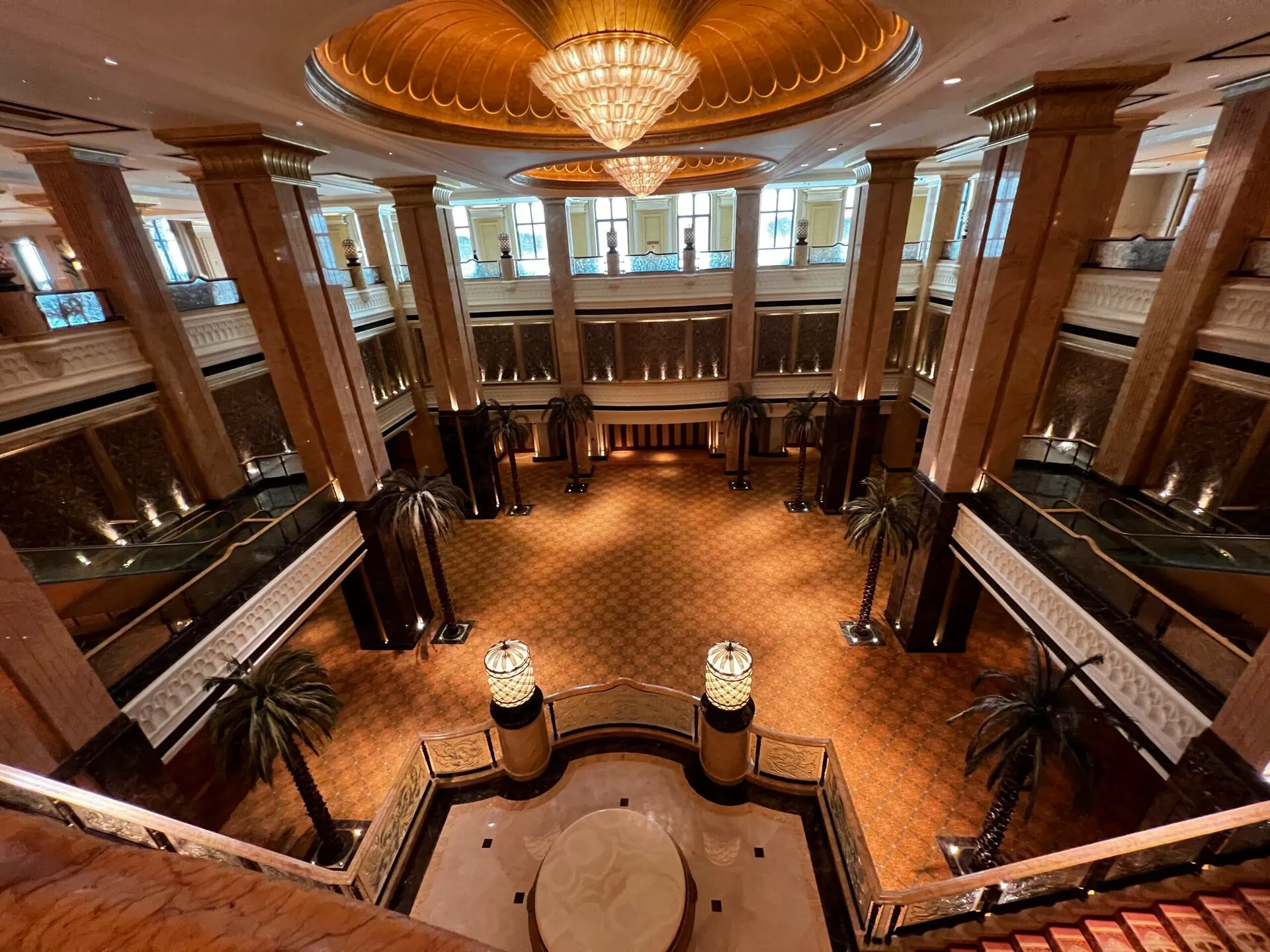 改修工事中のEmirates Palace