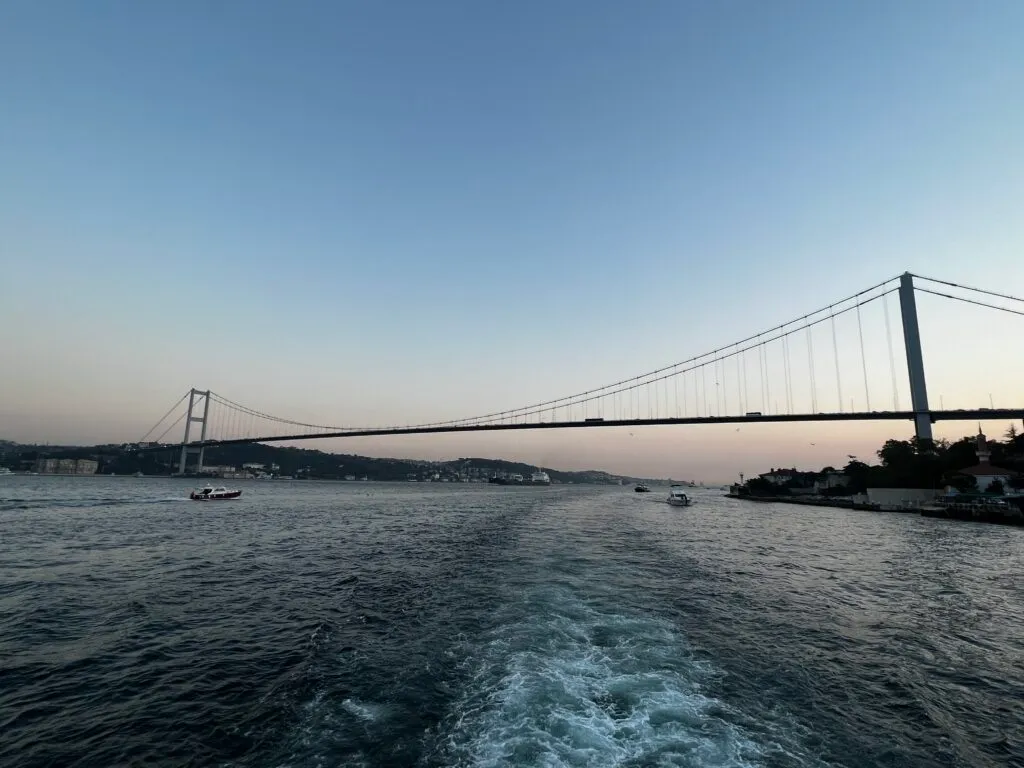 夜のクルージングからの眺め