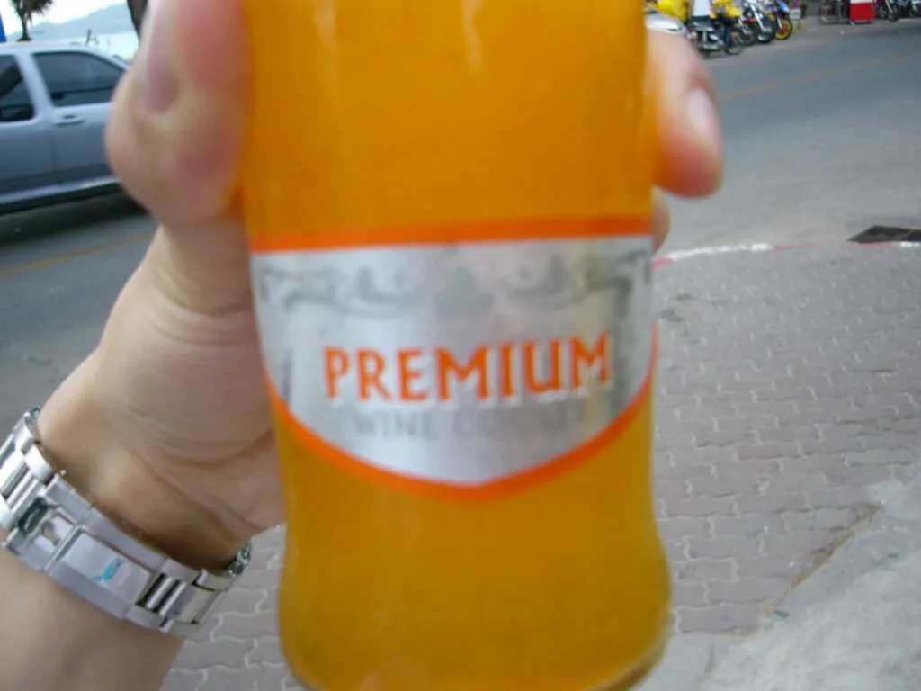 オレンジジュースに見えたアルコール飲料