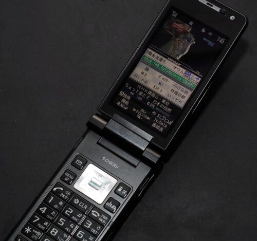 DoCoMo SO906i 買った