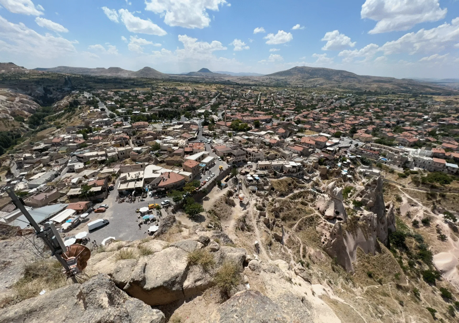 ウチヒサル城の全景