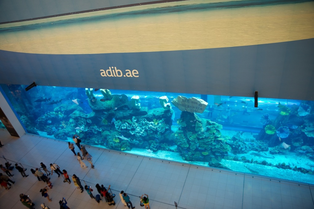 ドバイモールの中にある水族館